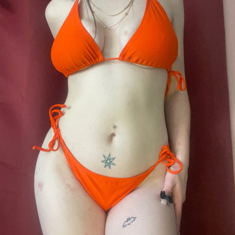 bright orange bikini from old navy// X-large top/ large bottoms/good condition